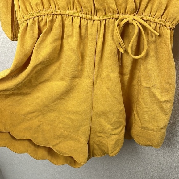 Umgee mustard yellow scalloped hem romper size S - Picture 6 of 8